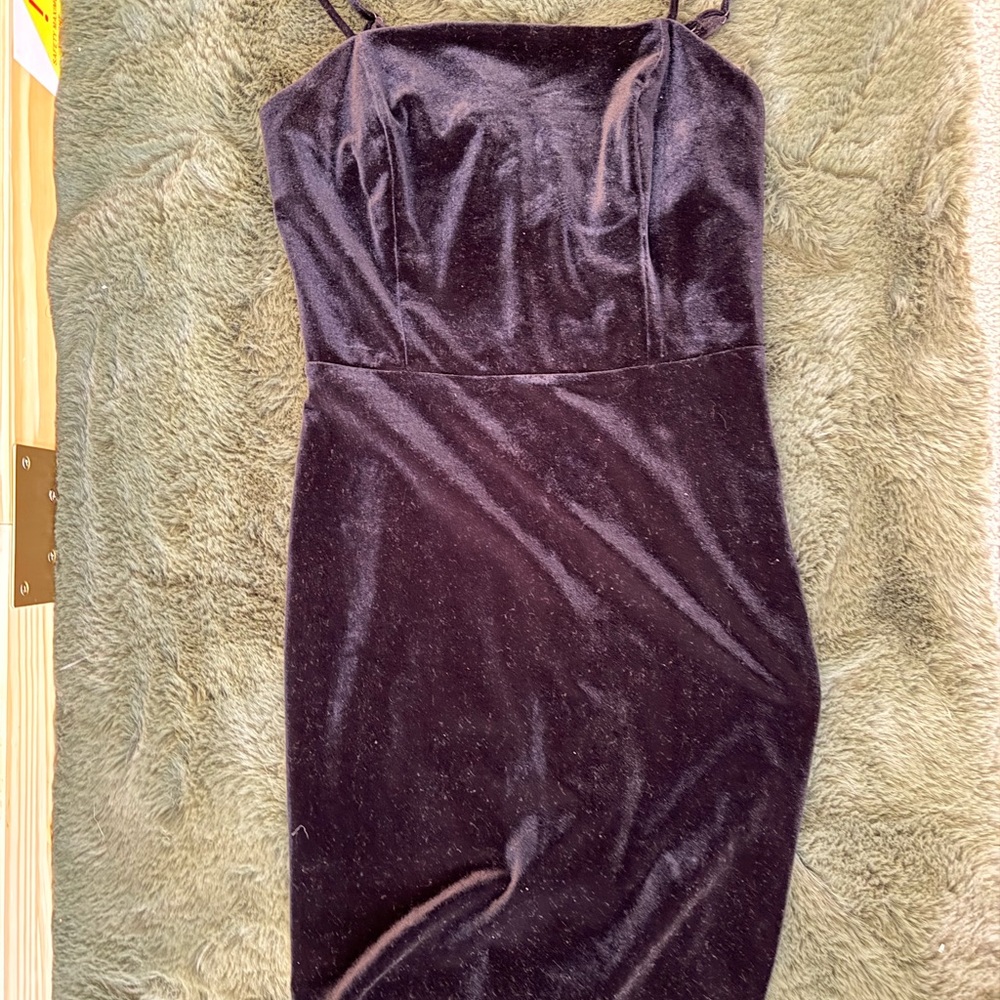 Elegant Velvet Spaghetti Strap Dress